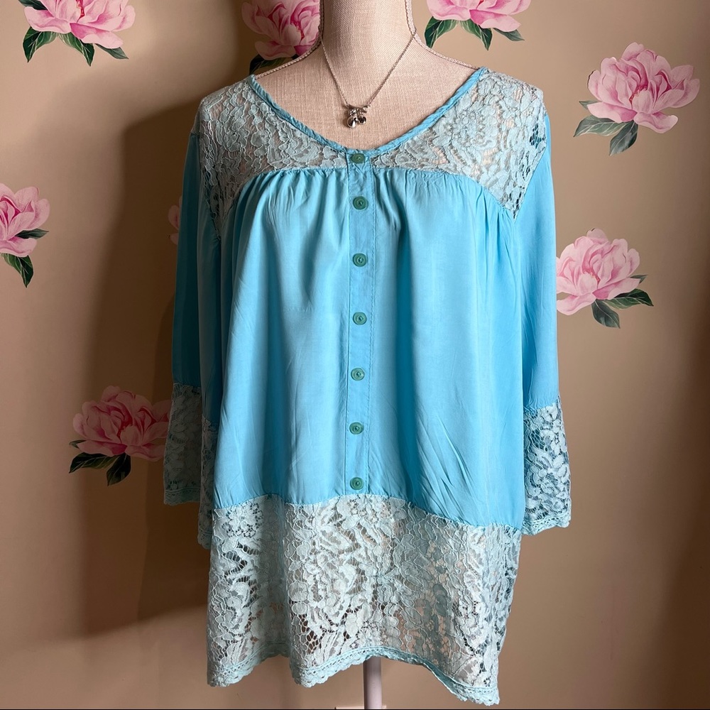Women’s Top.      W-19